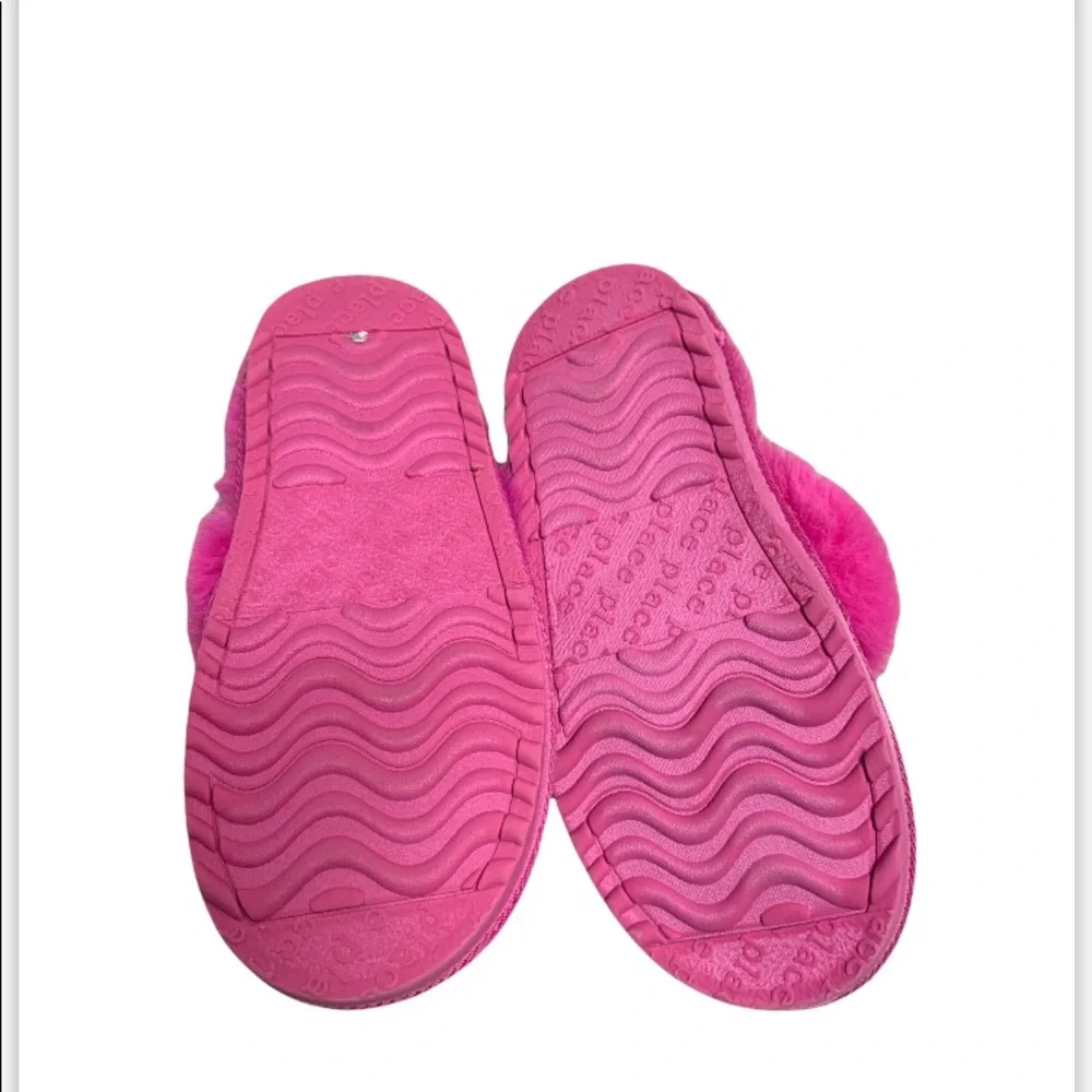 Children’s Place slippers‎